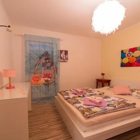 Apartment Melanie - Opric Hills