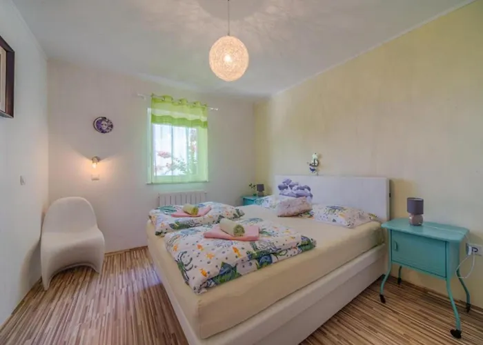 Melanie - Opric Hills Apartment